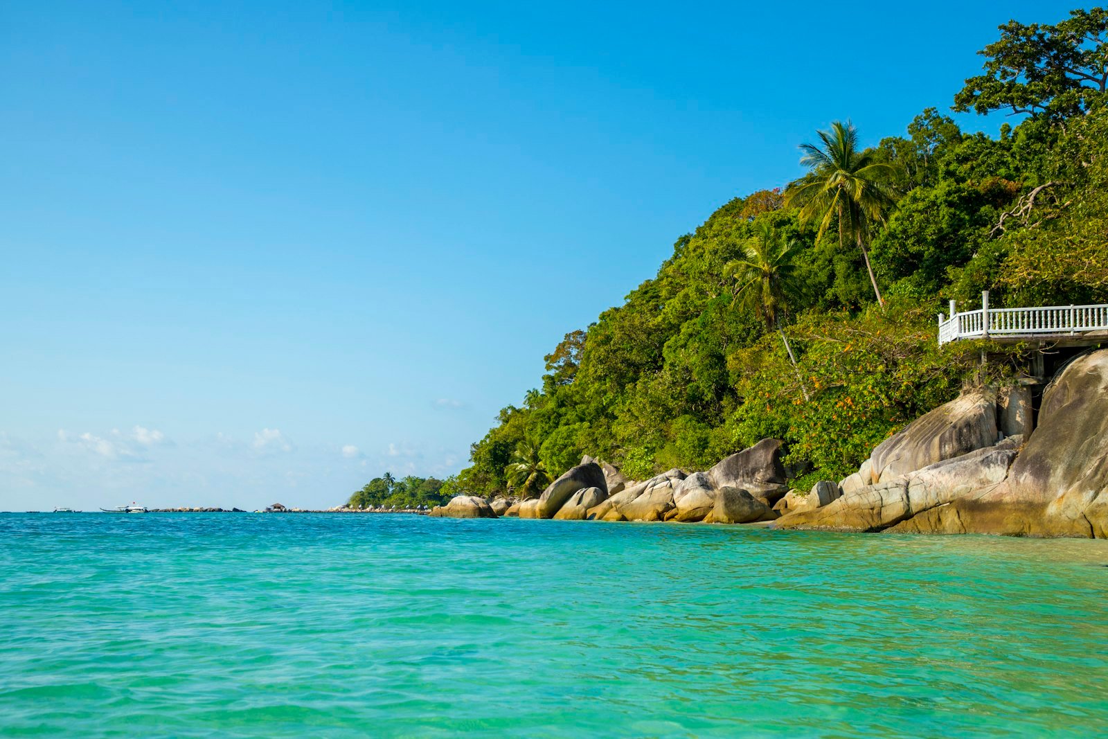 Clear turquoise water and tropical beach in the Perhentian Islands, Malaysia