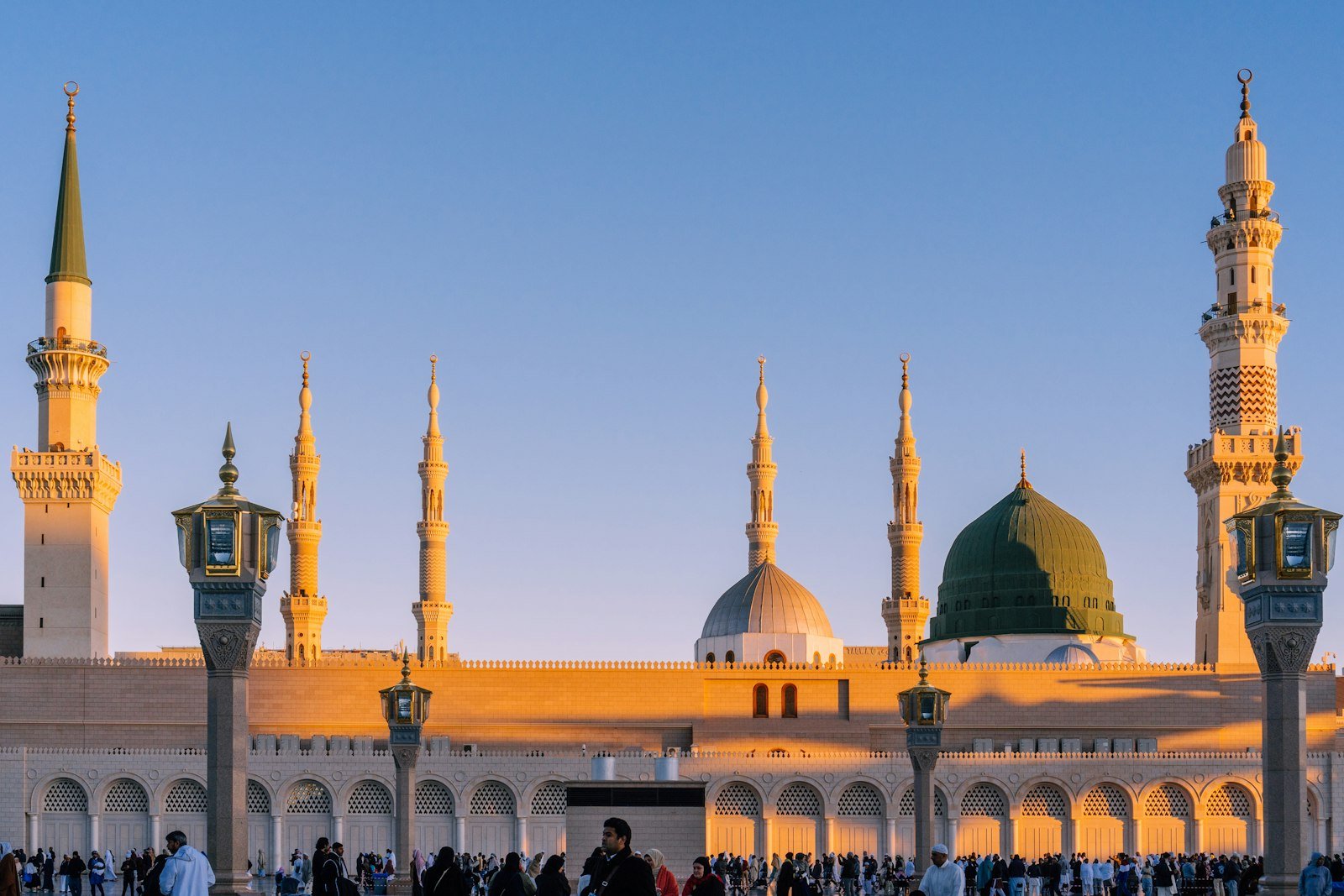 Masjid an-Nabawi and Green Dome at sunrise in Madinah